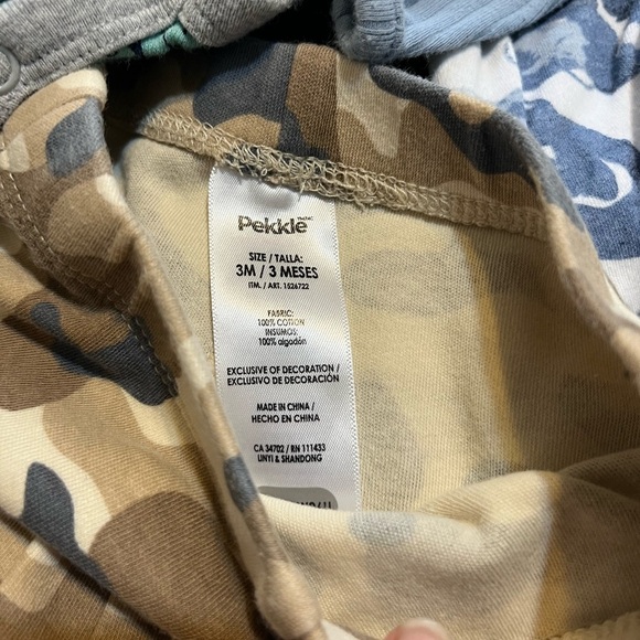 3 Months Set of 4 Baby Bundle: 3 Onesies and 1 Pair of Pants - Blue, Green, Camo - Picture 7 of 7